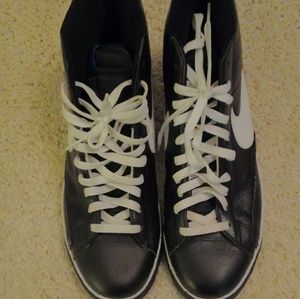 Nike Shoes - Men's Nike Athletic Shoes Nike Shoes - Men's Nike Athletic Shoes